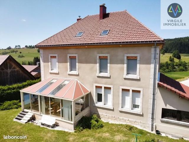 Maison 7 pièces 201 m²