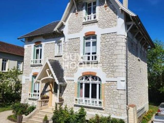 Maison 7 pièces 201 m²