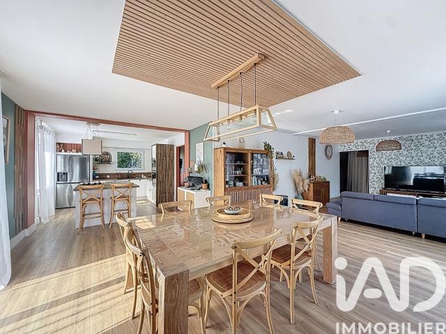 Maison 7 pièces 202 m²