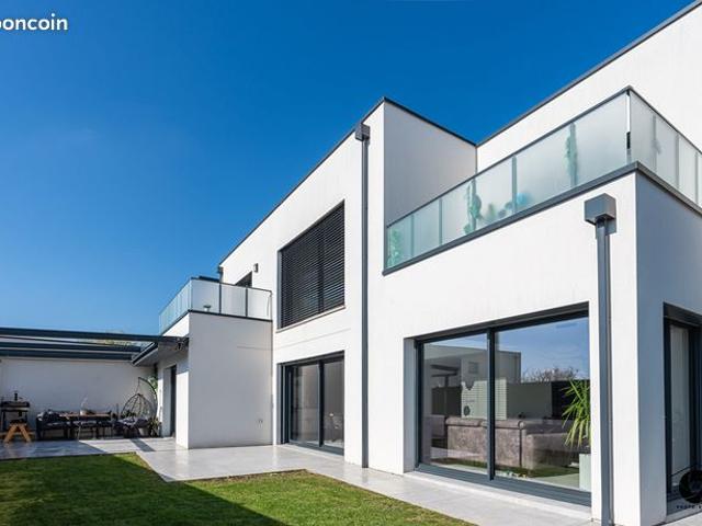 Maison 7 pièces 202 m²