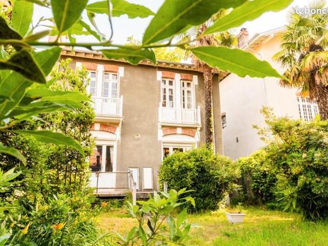 Maison 7 pièces 202 m²