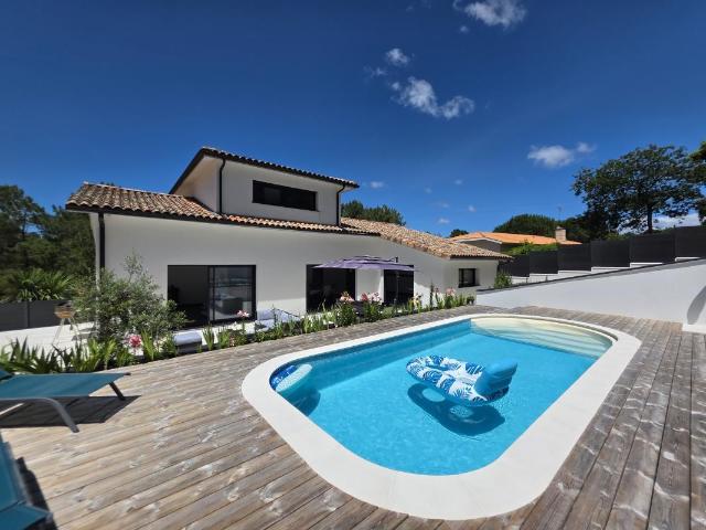Maison 7 pièces 202 m²