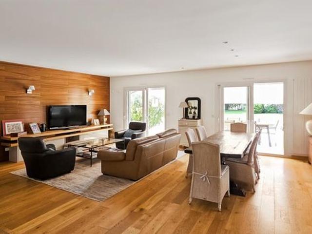 Maison 7 pièces 202 m²