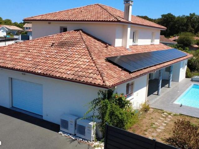Maison 7 pièces 202 m²