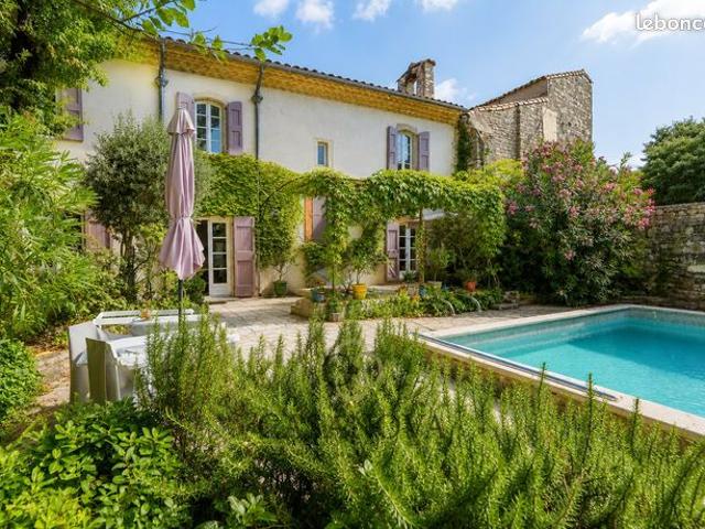 Maison 7 pièces 202 m²