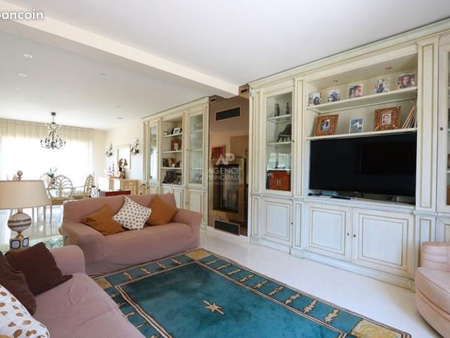 Maison 7 pièces 202 m²