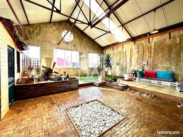 Maison 7 pièces 202 m²