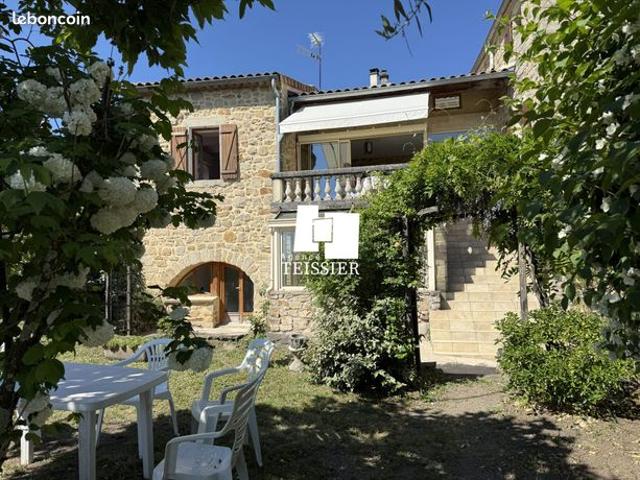 Maison 7 pièces 202 m²