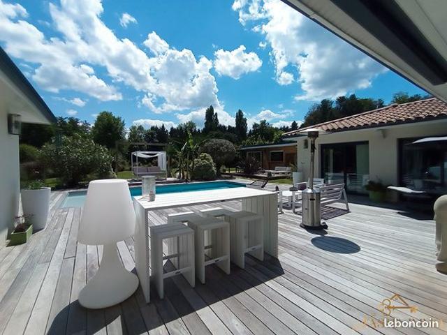 Maison 7 pièces 202 m²