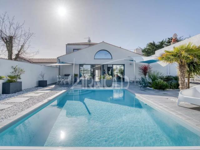 Maison 7 pièces 202 m²