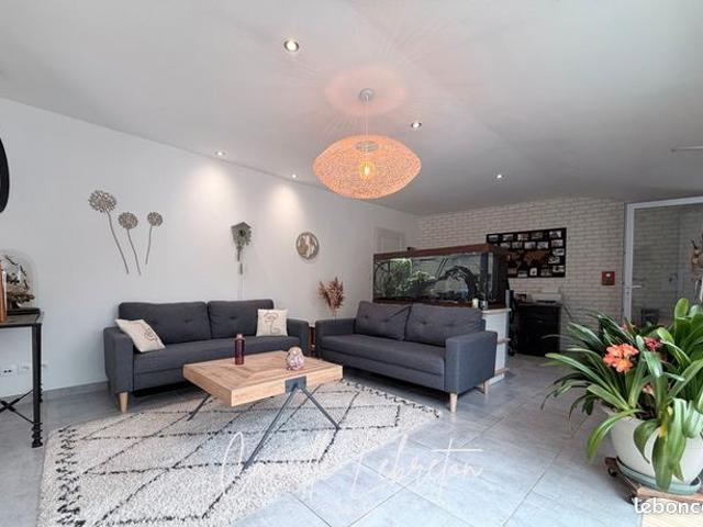 Maison 7 pièces 216 m²
