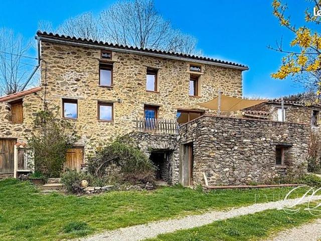 Maison 7 pièces 203 m²