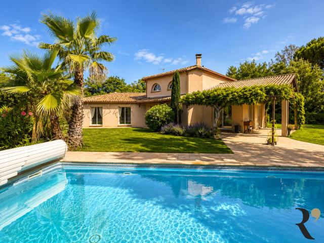 Maison 7 pièces 203 m²