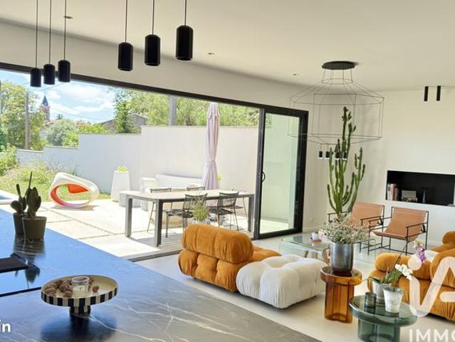Maison 7 pièces 203 m²