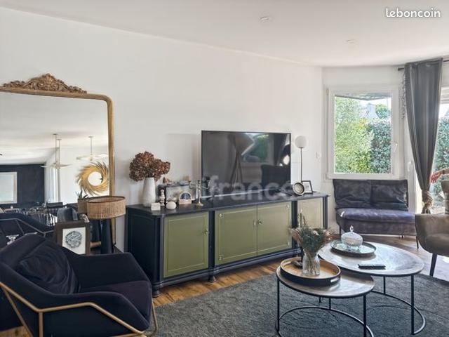 Maison 7 pièces 203 m²
