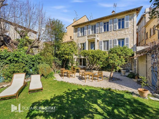Maison 7 pièces 203 m²
