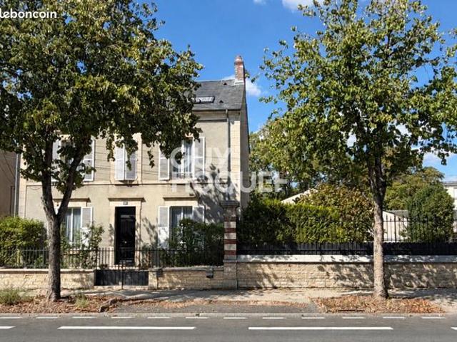 Maison 7 pièces 203 m²