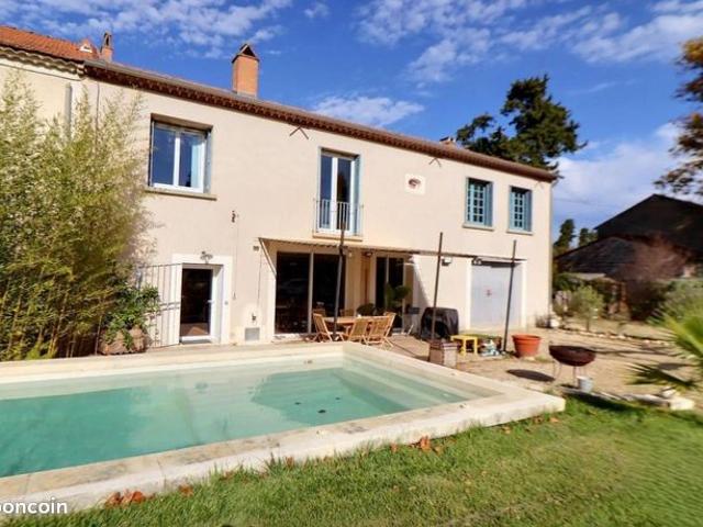Mas 7 pièces 203 m²