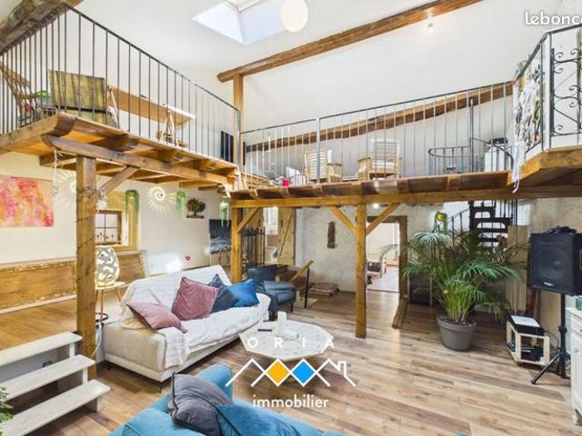 Maison 7 pièces 203 m²