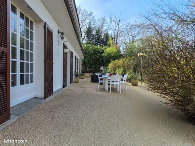 Maison 7 pièces 203 m²