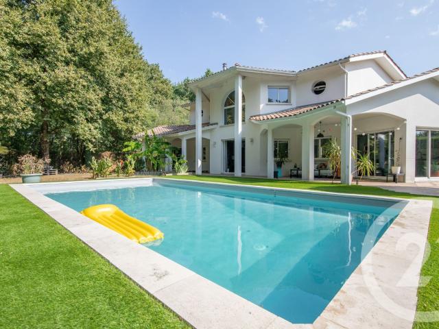 Maison 7 pièces 203 m²
