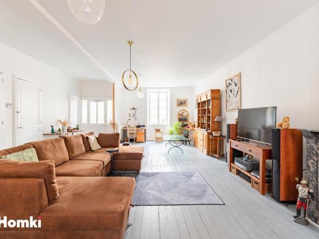 Maison 7 pièces 203 m²