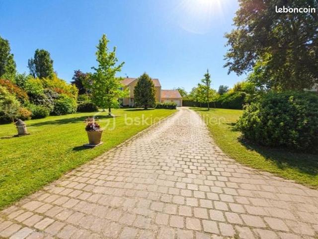 Maison 7 pièces 203 m²