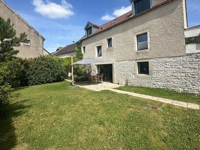Maison 7 pièces 203 m²