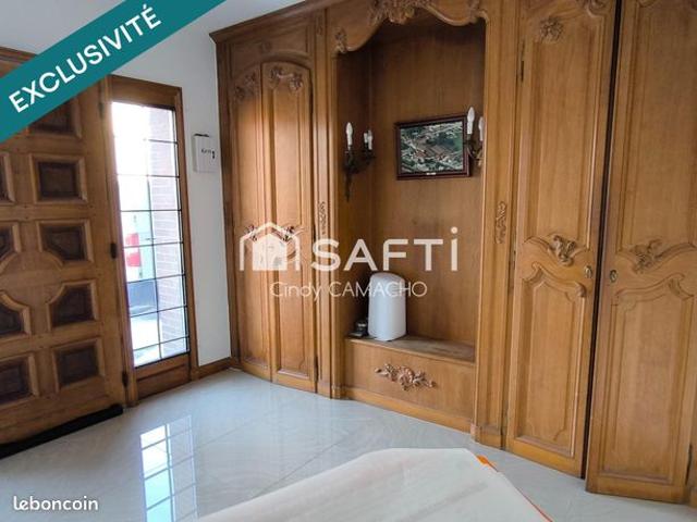 Maison 7 pièces 203 m²