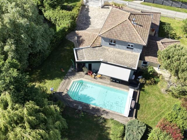 Maison 7 pièces 203 m²