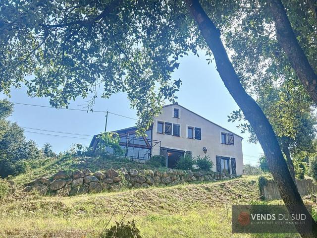 Maison 7 pièces 203 m²