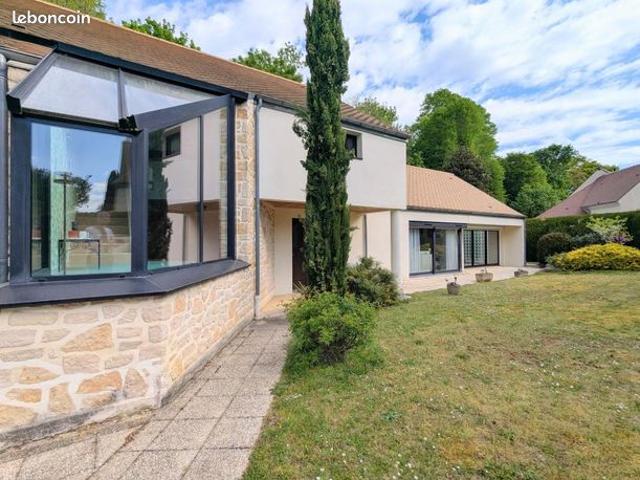 Maison 7 pièces 203 m²