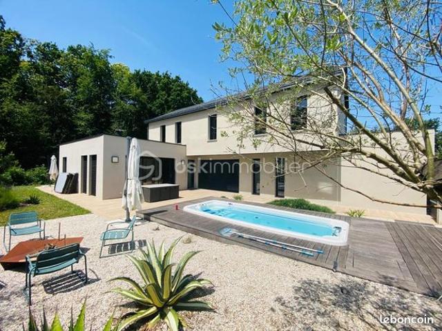 Maison 7 pièces 203 m²