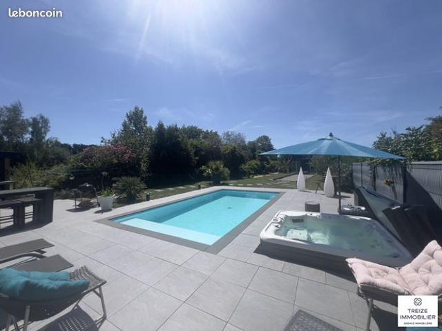 Maison 7 pièces 203 m²