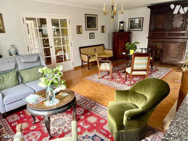 Maison 7 pièces 203 m²