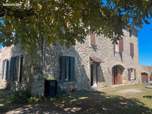 Maison 7 pièces 203 m²