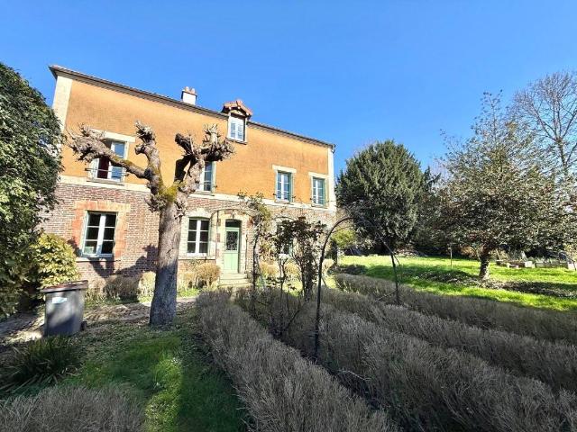Maison 7 pièces 214 m²