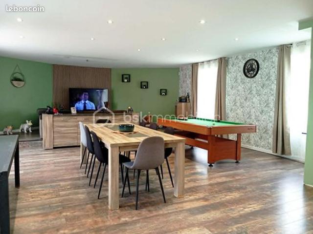 Maison 7 pièces 214 m²
