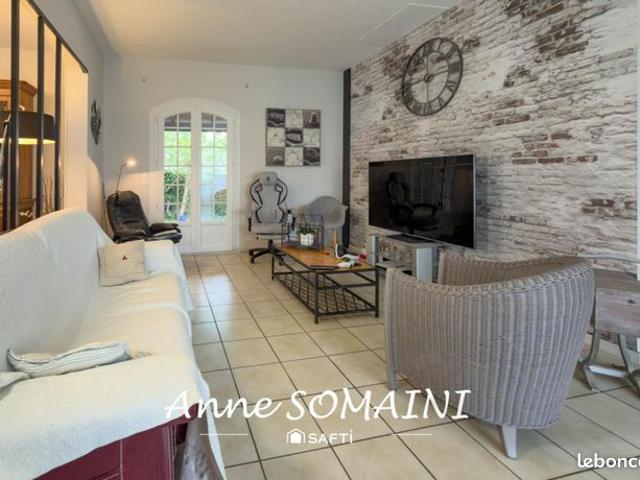 Maison 7 pièces 214 m²