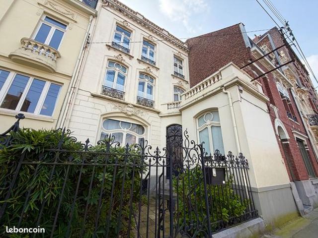 Maison 7 pièces 214 m²