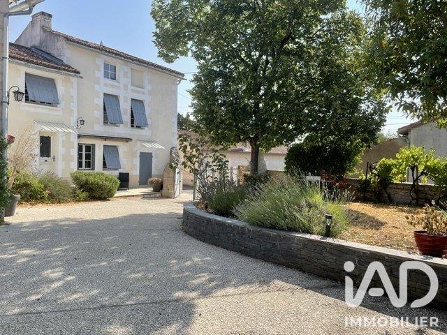 Maison 7 pièces 214 m²