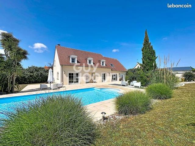 Maison 7 pièces 214 m²