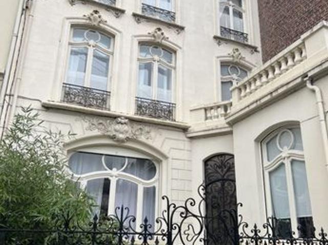 Maison 7 pièces 214 m²