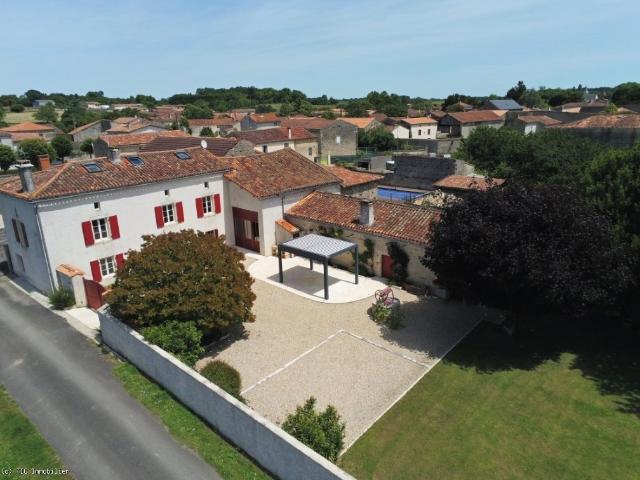 Maison 7 pièces 214 m²
