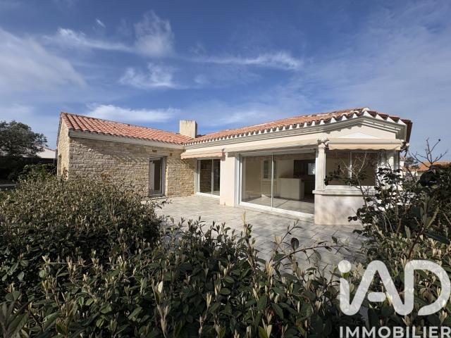 Maison 7 pièces 217 m²