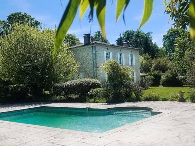 Maison 7 pièces 214 m²