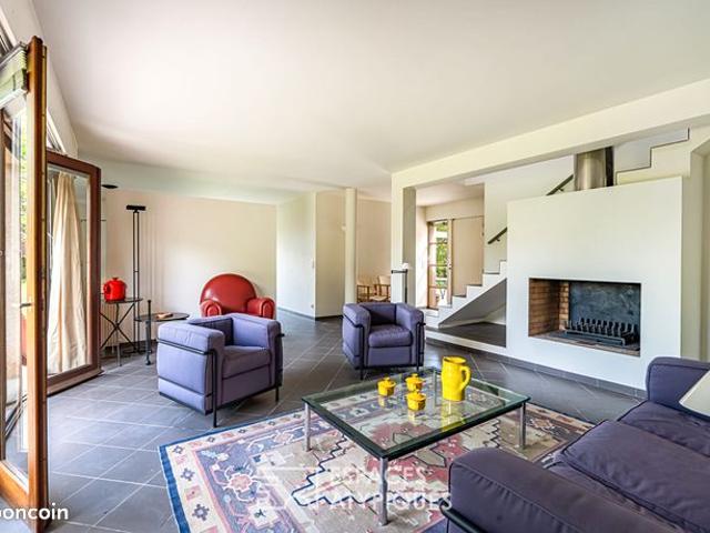 Maison 7 pièces 214 m²