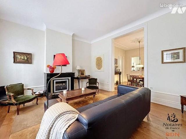 Maison 7 pièces 214 m²