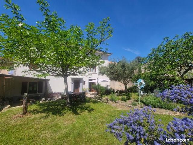 Maison 7 pièces 214 m²