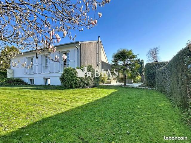 Maison 7 pièces 214 m²